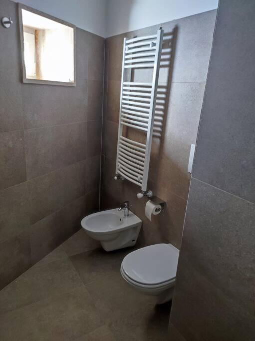 מונופולי Appartamento Sul Mare Con Parcheggio Privato מראה חיצוני תמונה